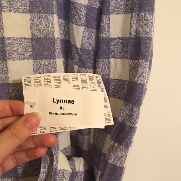 XL Lularoe Lynnae shirt - Picture 2 of 2